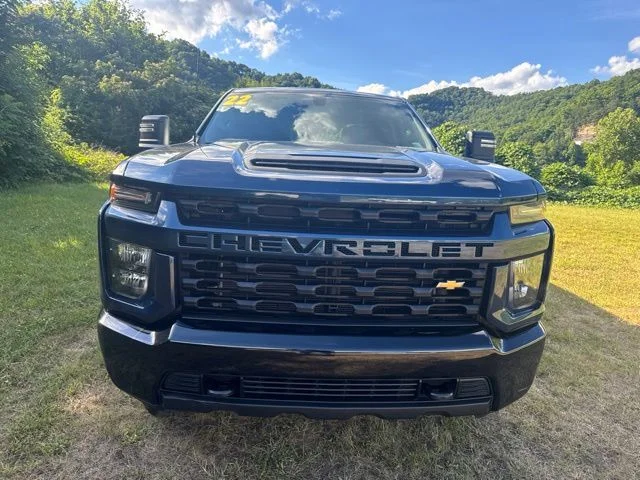 Used 2022 Blue Chevrolet Custom image 3