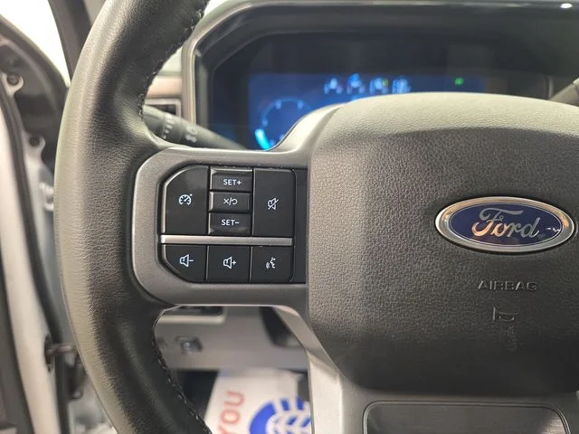 Certified Used 2025 Oxford White Ford Lariat image 32