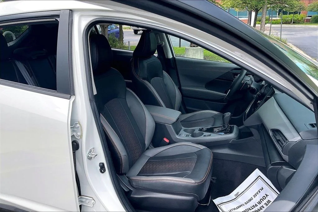 Used 2025 White Subaru Limited image 7