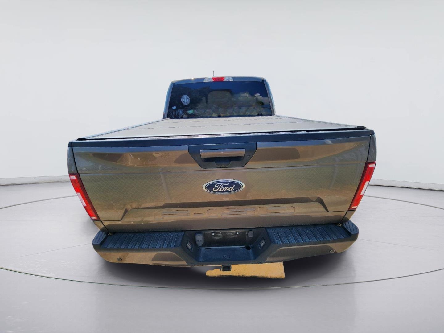 Used 2018 Stone Gray Ford XLT image 5