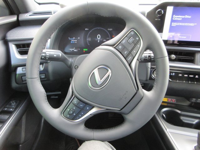 New 2026 Ultra White Lexus 300h Premium image 36