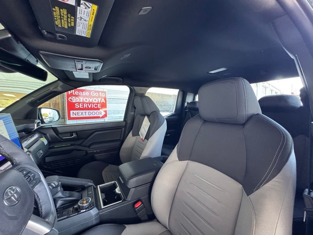 2025 Toyota Tacoma TRD Off Road - Photo 12