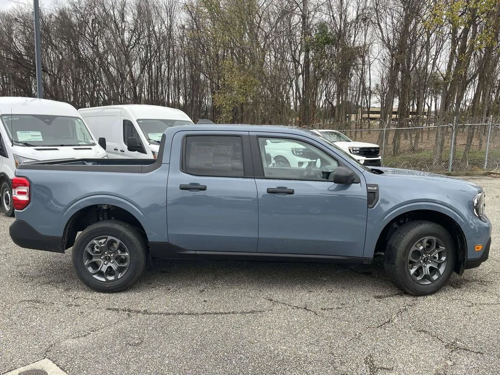 New 2026 Gray Ford XLT image 2
