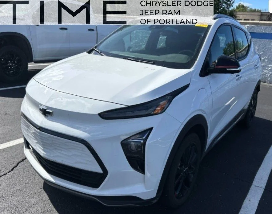 Used 2023 White Chevrolet Premier image 1