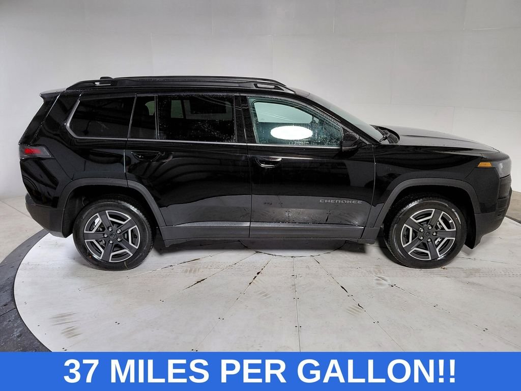 New 2026 Diamond Black Crystal Pearl-Coat Exterior Paint Jeep Limited image 8