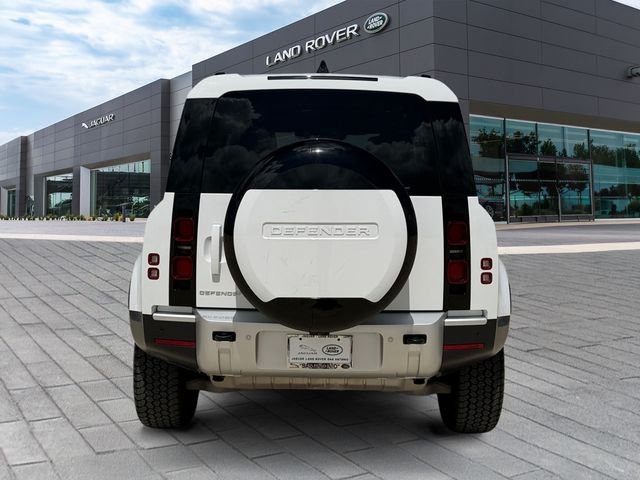 Certified Used 2024 Fuji White Land Rover S image 4