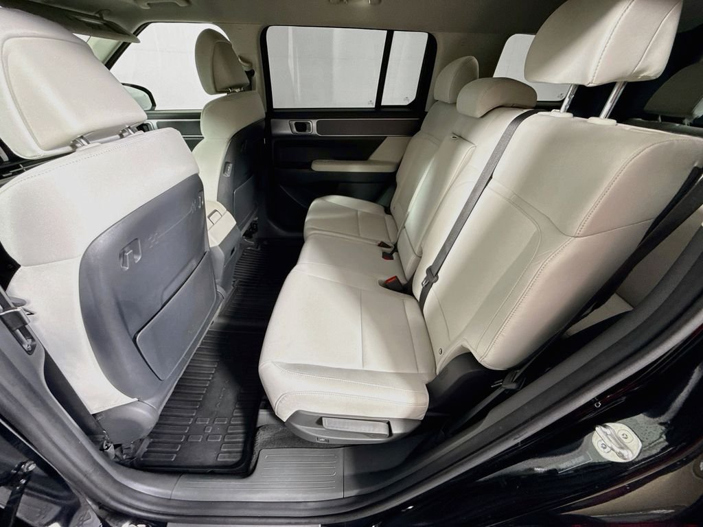 Used 2024 Phantom Black Hyundai SE image 21