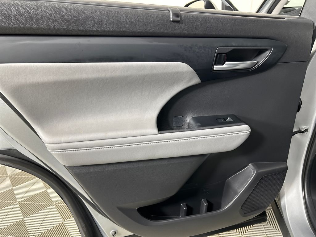 Used 2021 Silver Toyota XLE image 16