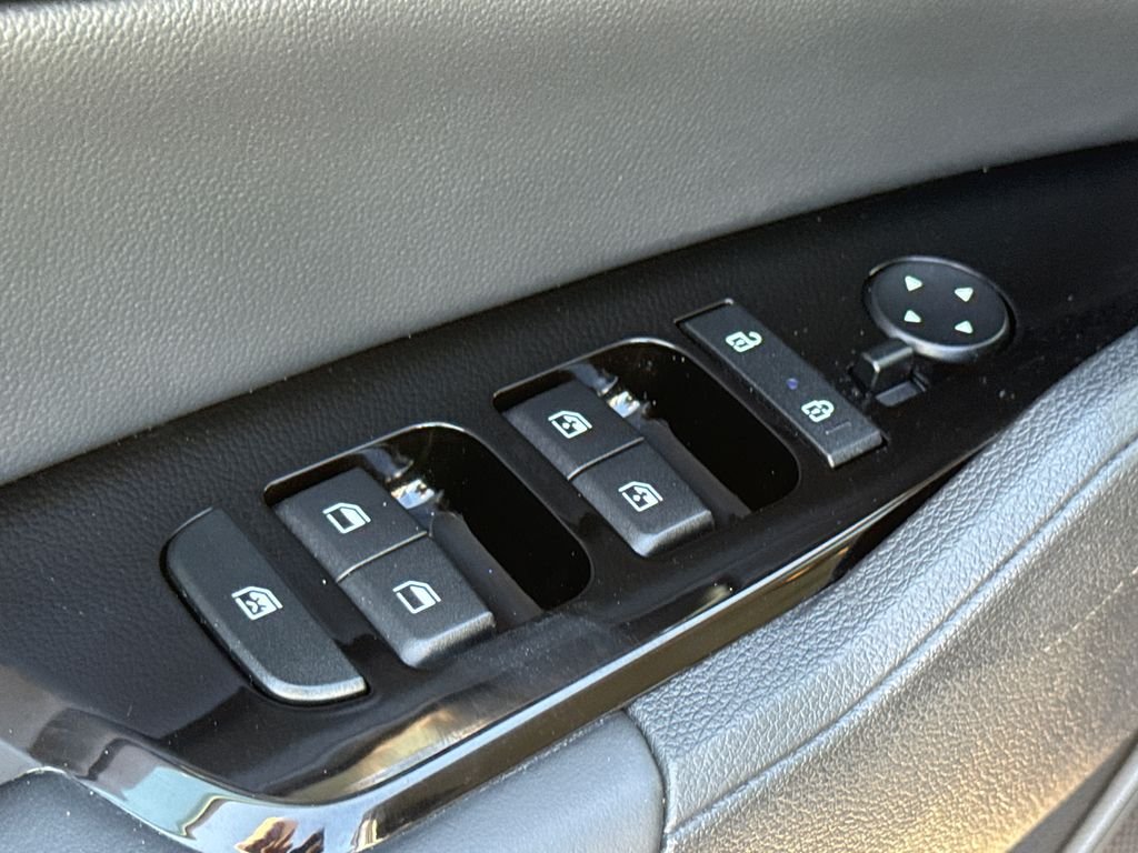 Used 2025 Silver Kia EX image 18