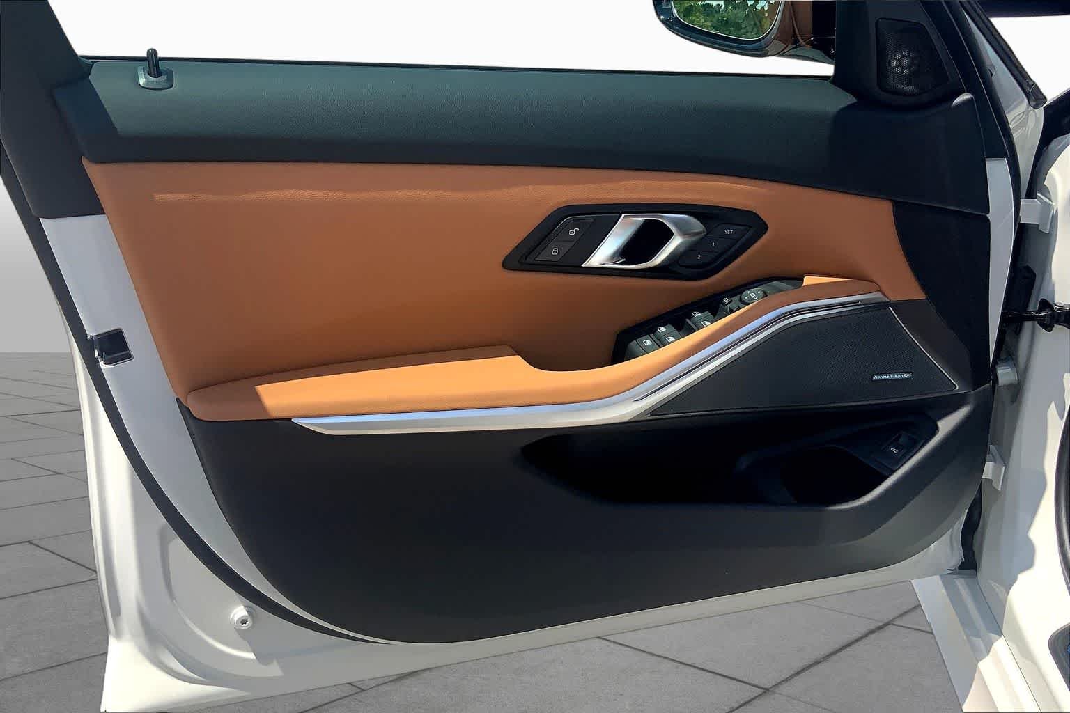 2025 BMW 3 Series 330i - Photo 10