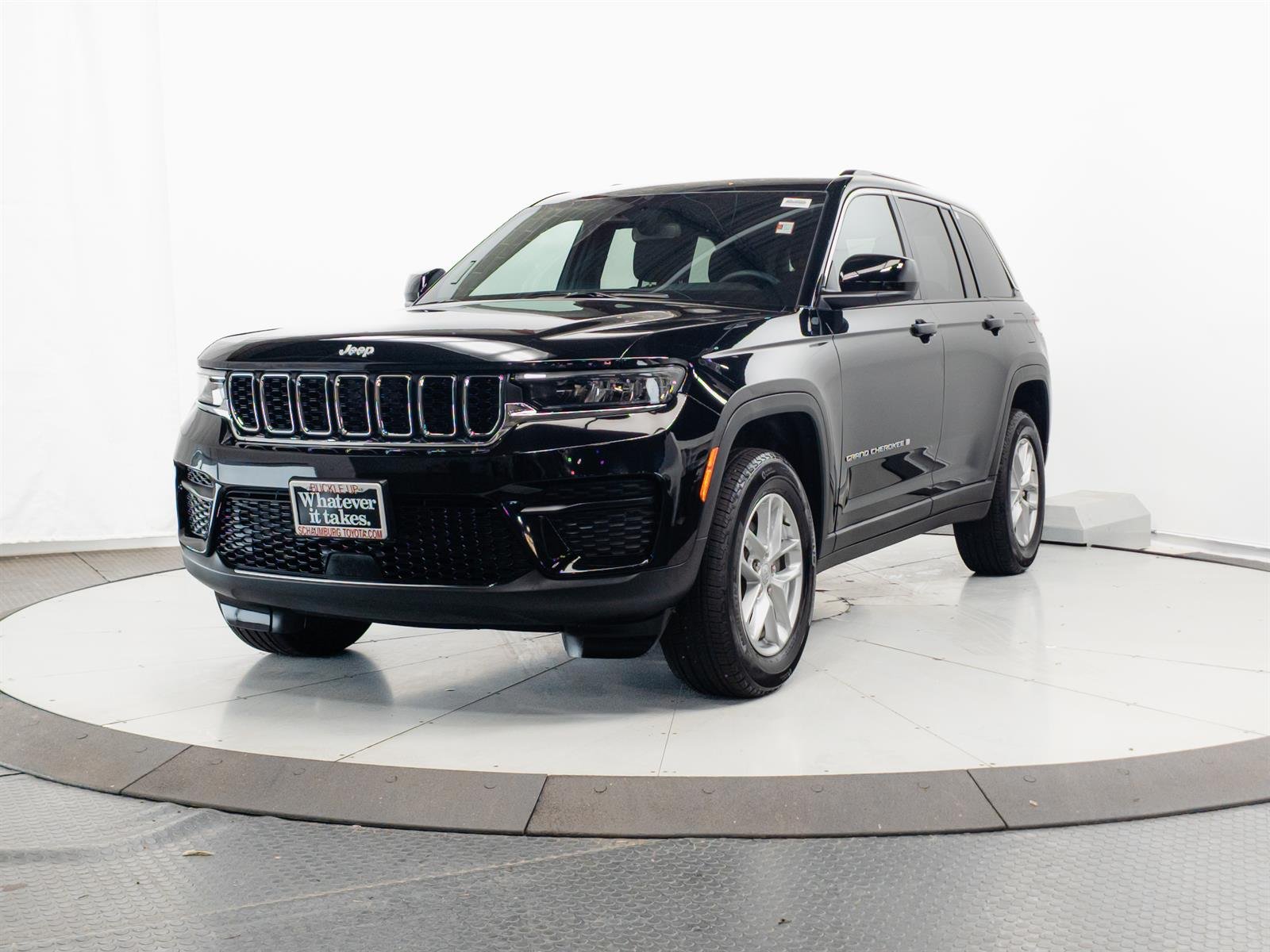Used 2024 Black Jeep Laredo X image 3