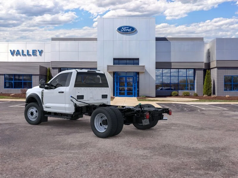 New 2025 Oxford White Ford F-550® XL image 22