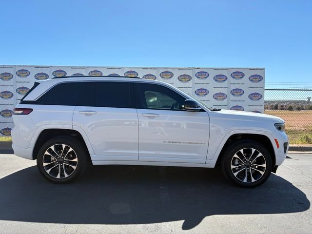 Bright White Clearcoat 2022 Jeep Grand Cherokee Overland 4WD SUV / Crossover Four-Wheel Drive 8-Speed Automatic