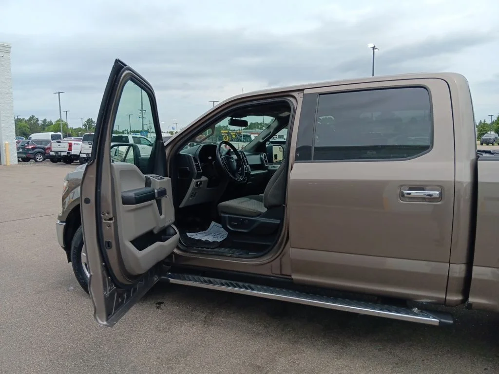 Used 2020 Stone Gray Metallic Ford XLT image 13