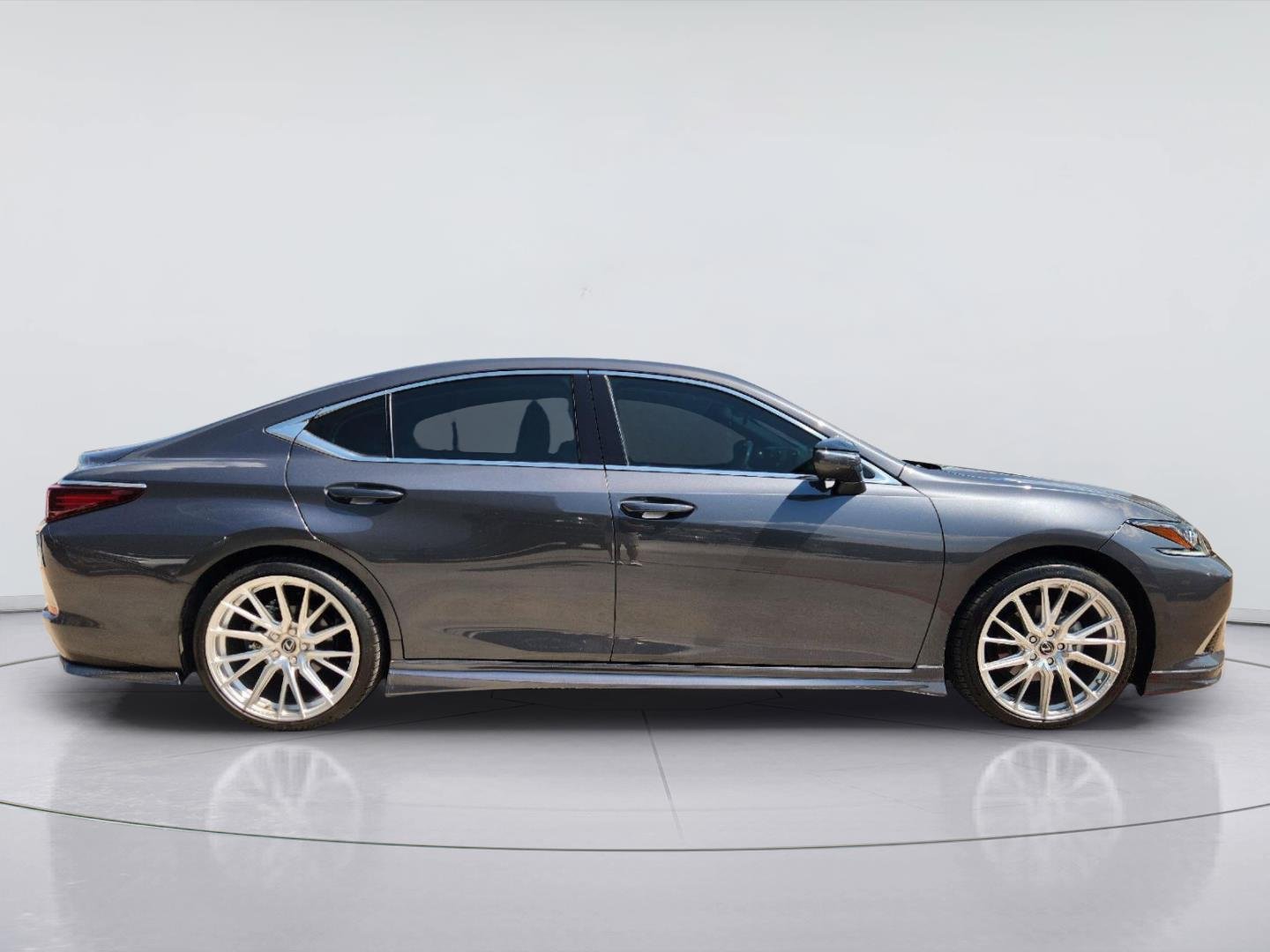 2025 Lexus ES 350 - Photo 4