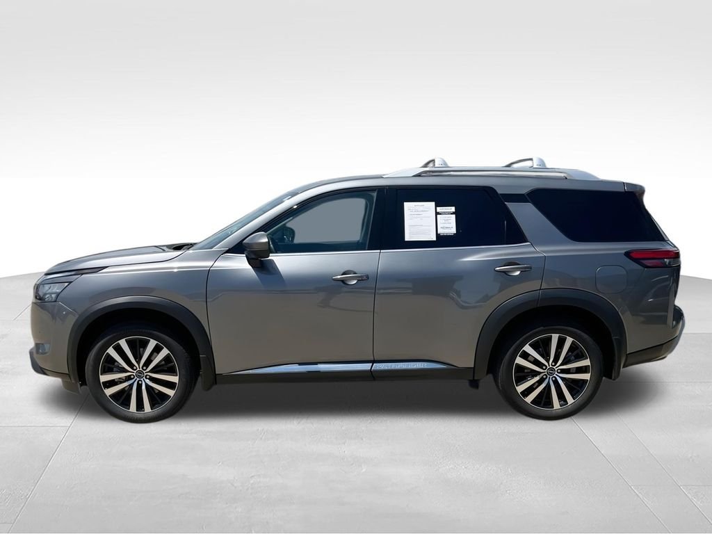 Used 2025 Gray Nissan Platinum image 6