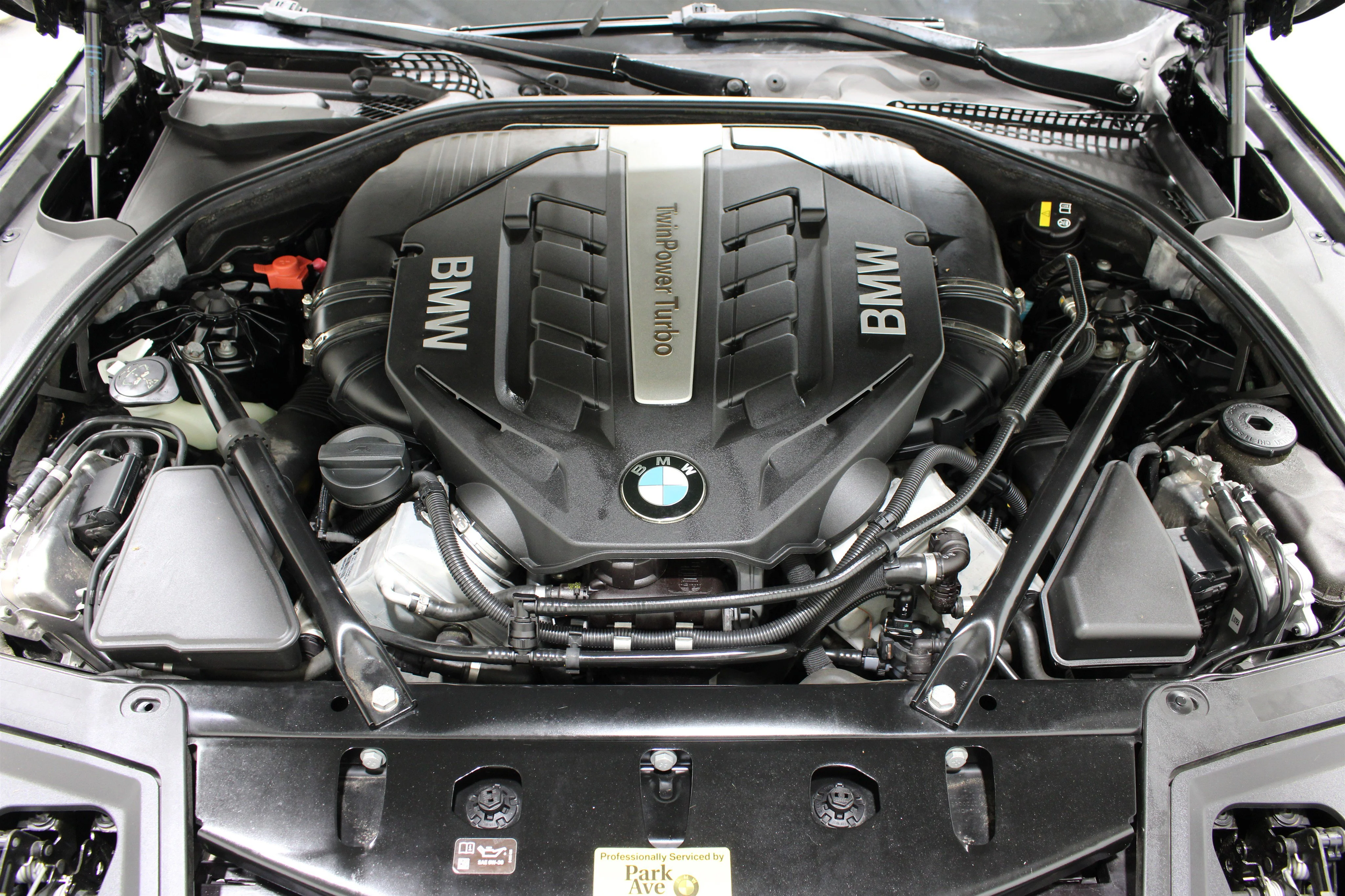 2016 BMW 5 Series 550i - Photo 40