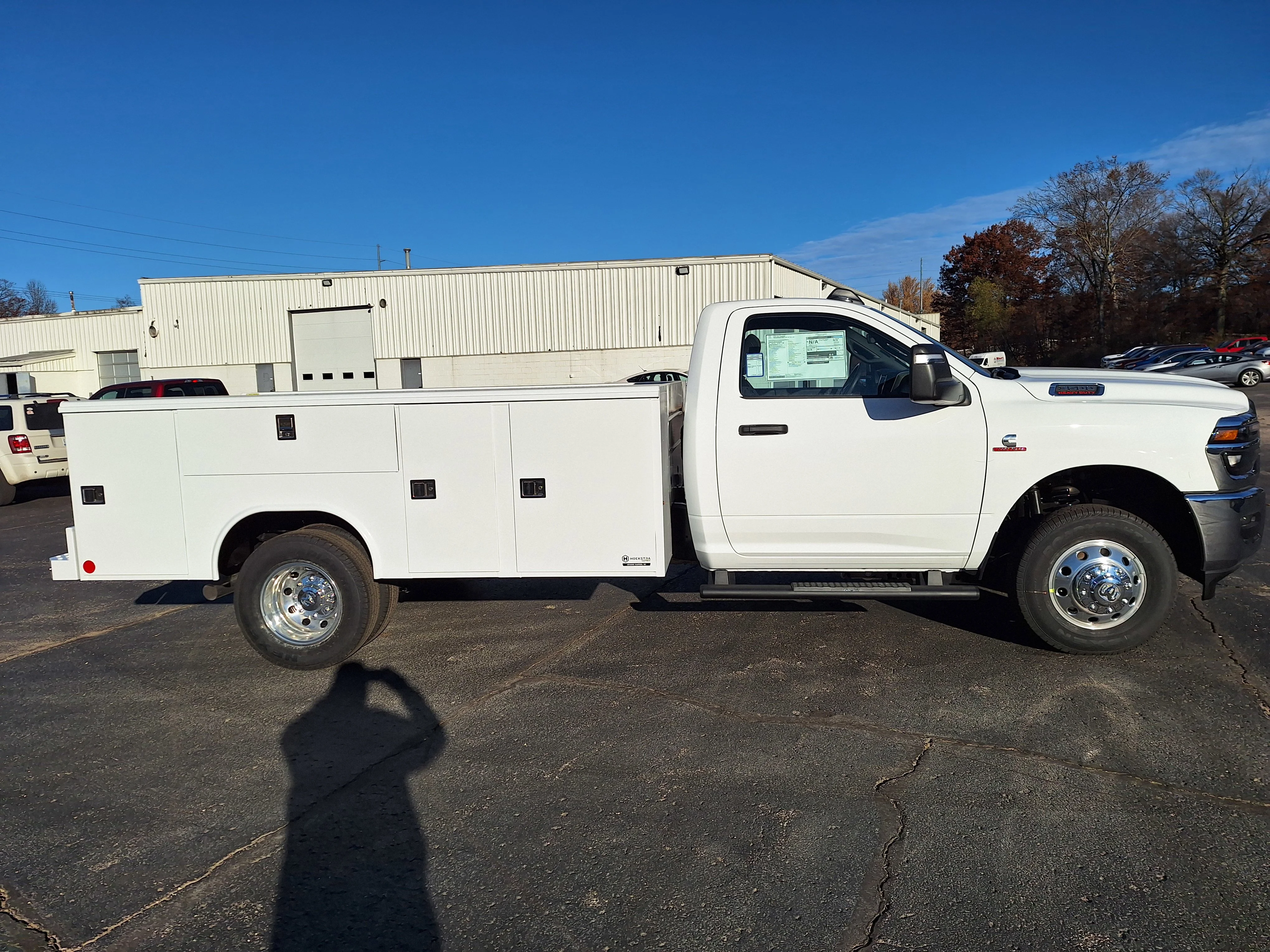 New 2026 Bright White Clear-Coat Exterior Paint RAM Tradesman Reading Service Body image 2