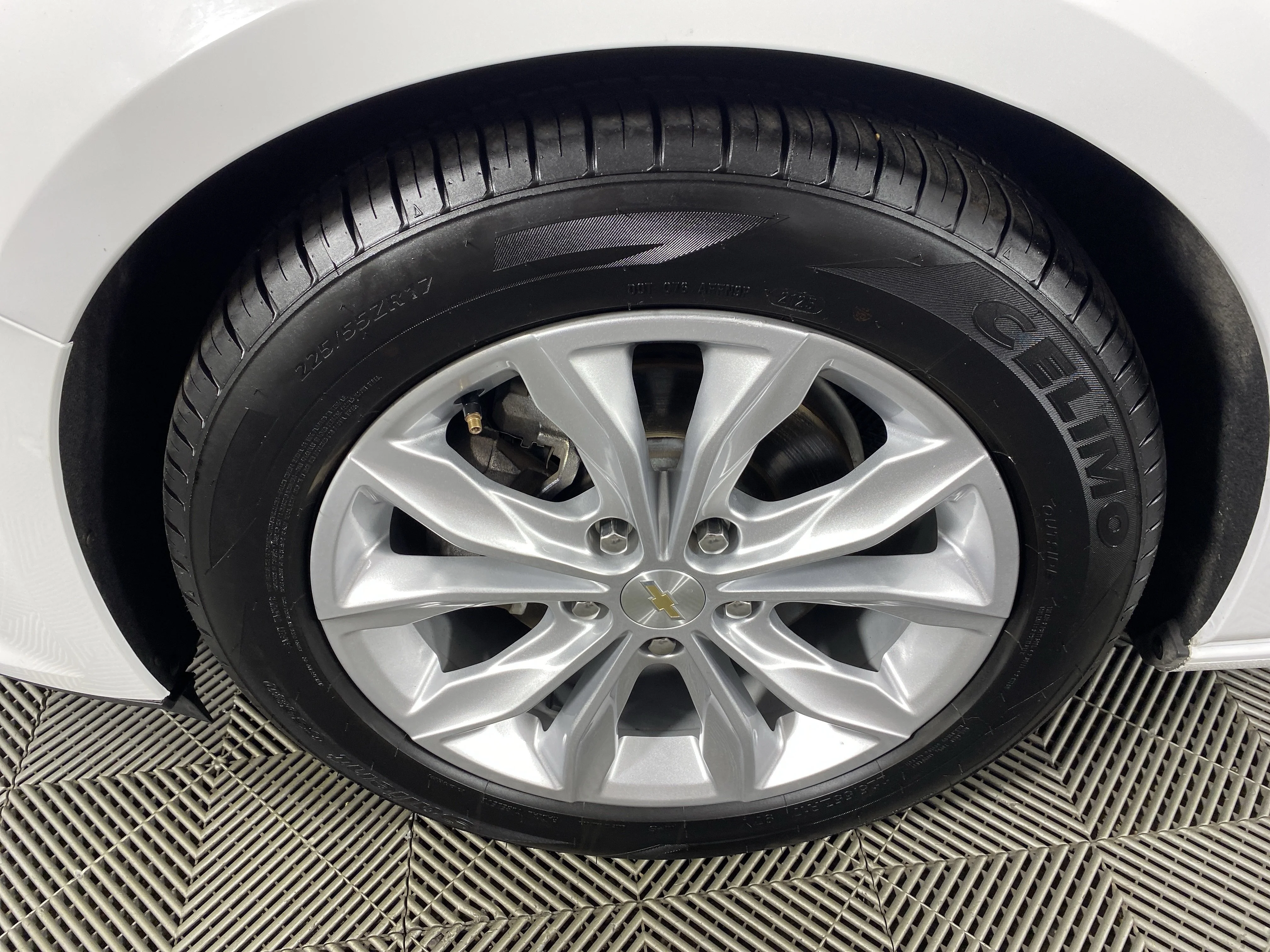 Used 2023 Summit White Chevrolet LT image 11
