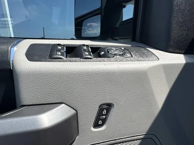 Used 2021 Oxford White Ford XLT image 19