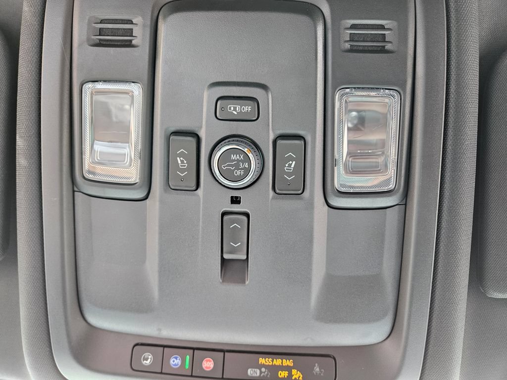 Used 2025 Sterling Metallic GMC Denali image 29