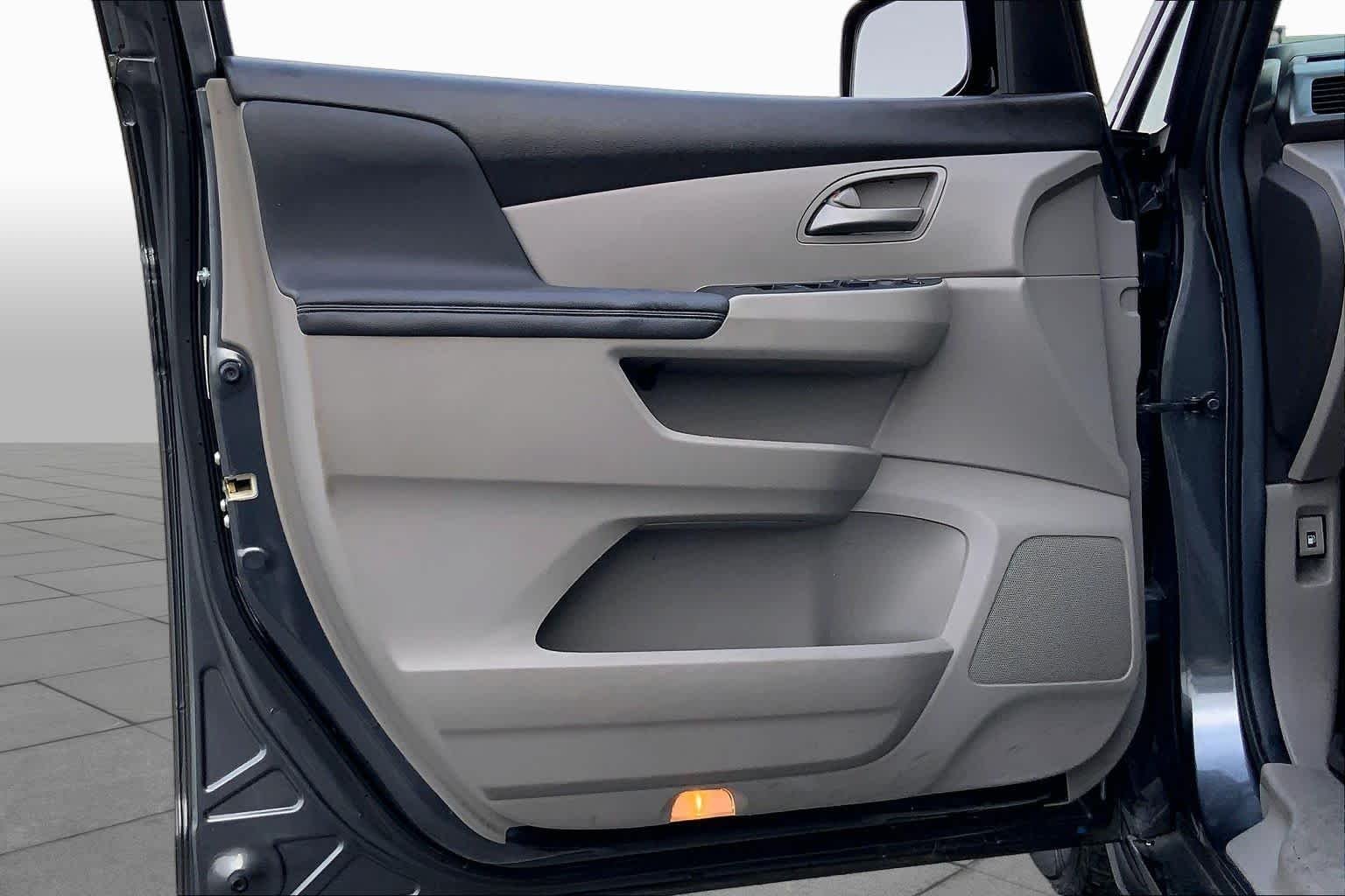 Used 2013 Polished Metal Metallic Honda EX-L image 21