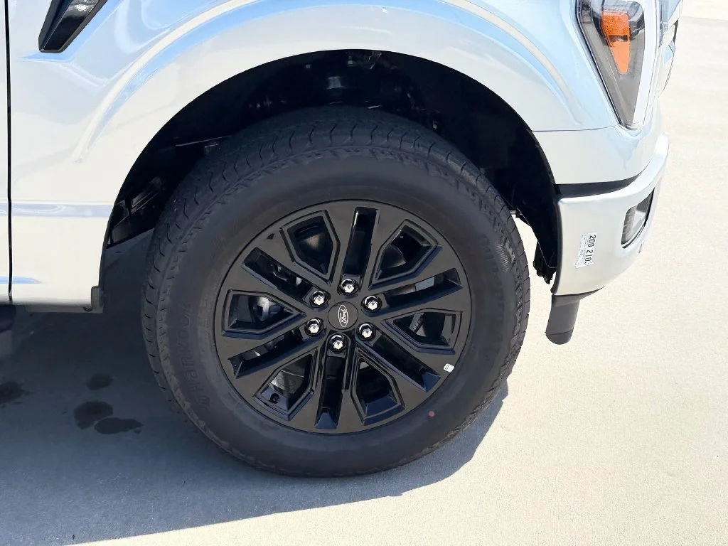 New 2026 Iconic Silver Metallic Ford Lariat® image 9