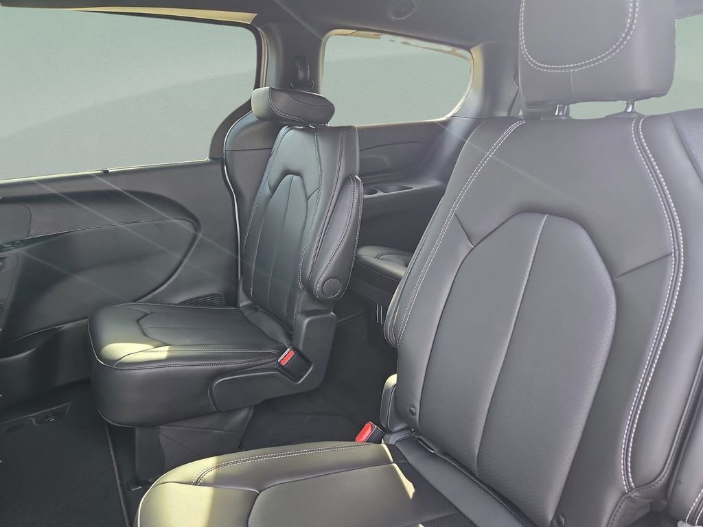 New 2026 Silver Chrysler LX image 25
