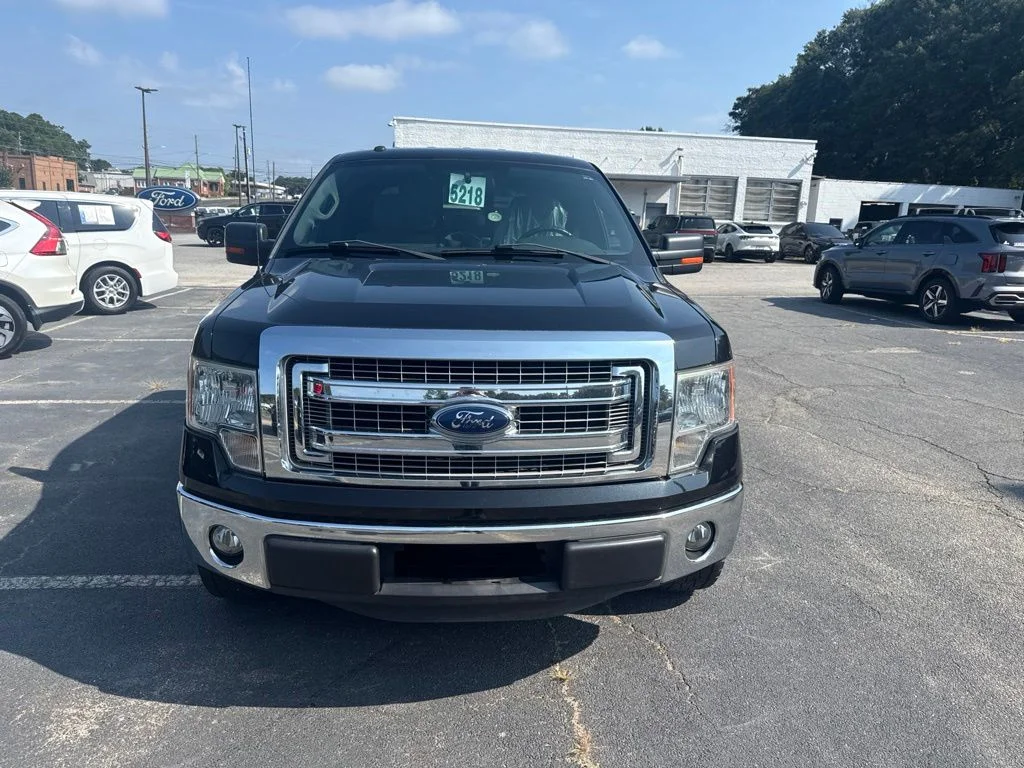 Used 2013 Silver Ford XLT image 1