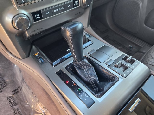 Used 2017  Lexus 460 image 14