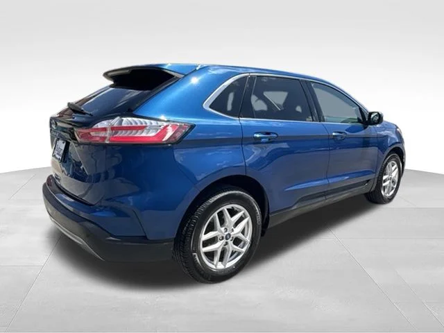 Used 2021 Blue Ford SEL image 7