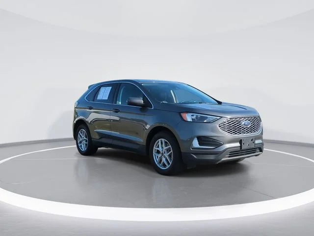 Used 2024 Gray Ford SEL image 2