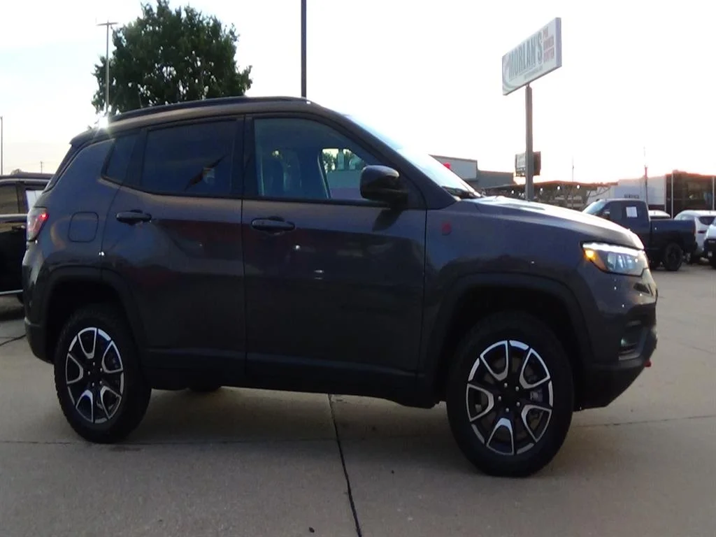 Used 2024 Baltic Gray Metallic Clear Coat (pas) Jeep Trailhawk image 5