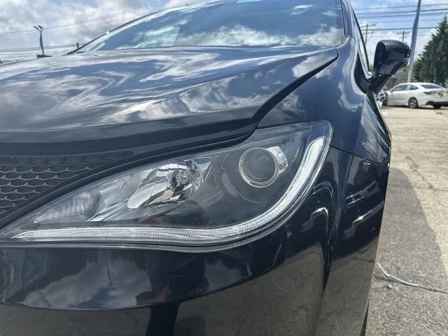 Used 2018 Black Chrysler Limited image 48