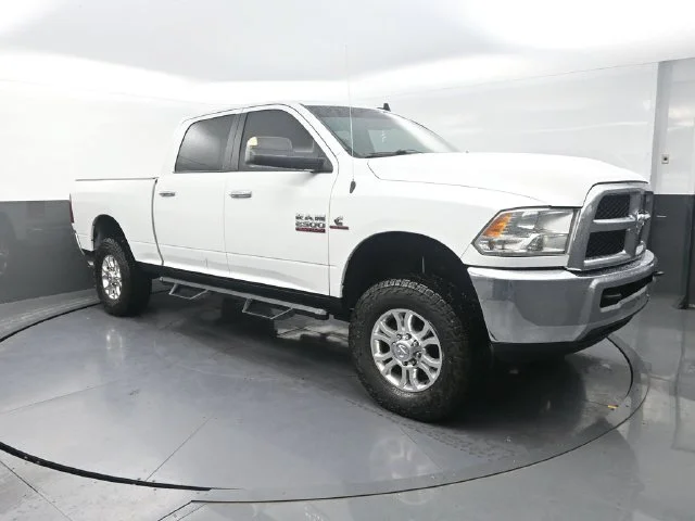 Used 2016 White Ram SLT image 10