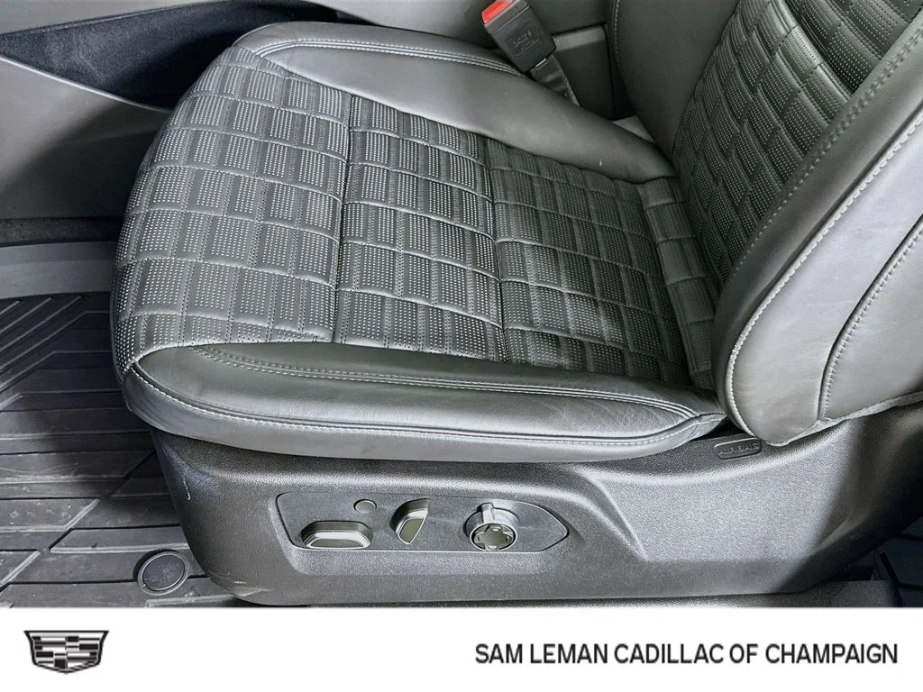 Used 2025 White Cadillac Sport Platinum image 20