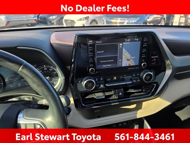 Used 2020 Black Toyota XLE image 8