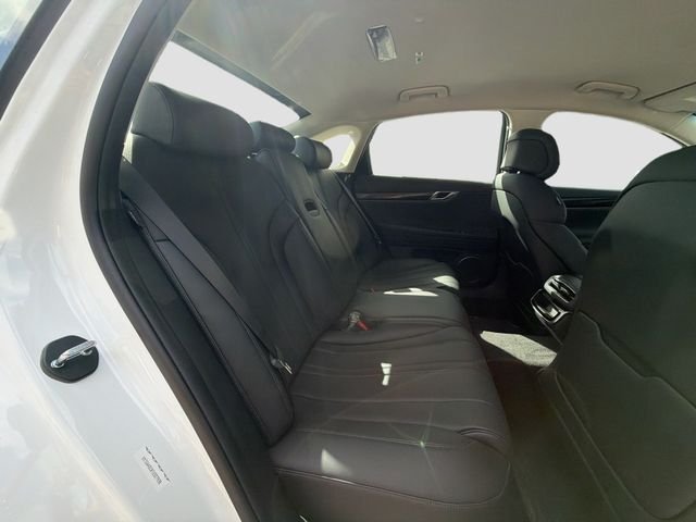 New 2026 White Genesis 2.5T image 28