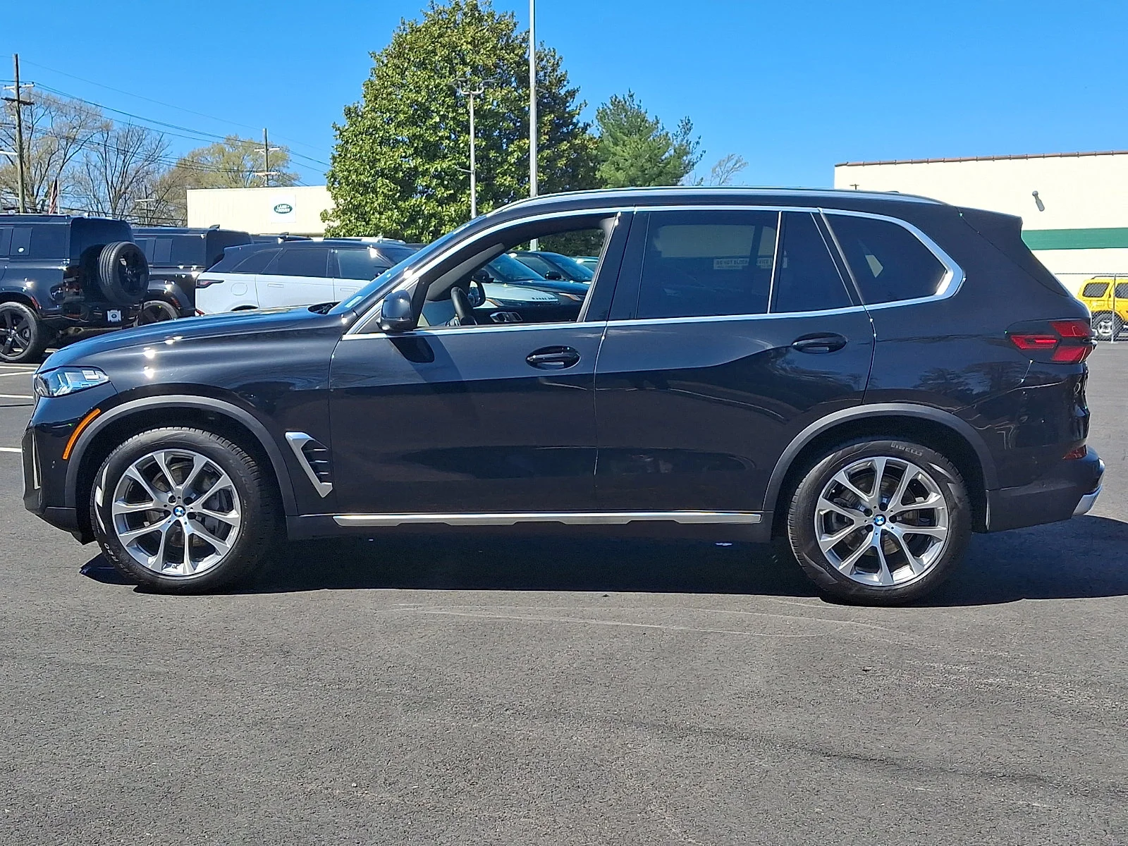 Used 2026 Black Sapphire Metallic BMW xDrive40i image 8