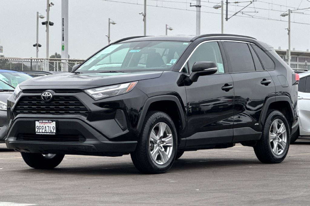 Used 2025 Black Toyota XLE image 8