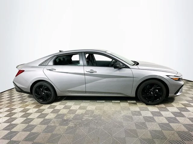 New 2026 Silver Hyundai SEL Sport image 2