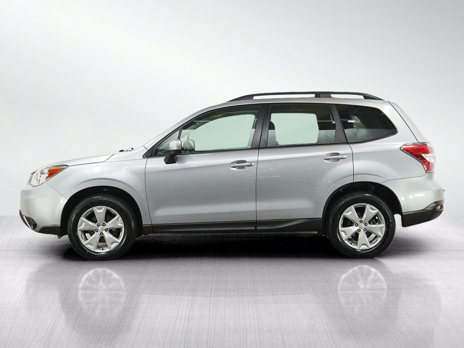 Used 2016 Subaru Forester i Premium with VIN JF2SJADCXGH492906 for sale in Burnsville, Minnesota