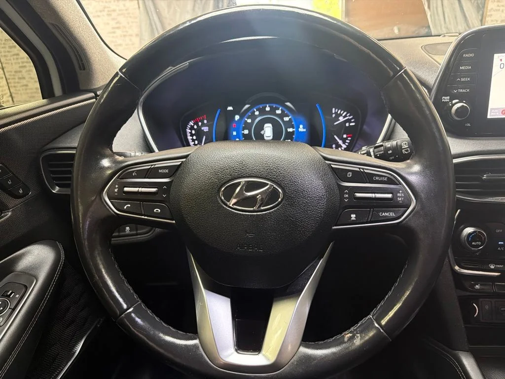 Used 2020 Quartz White Hyundai Limited image 19