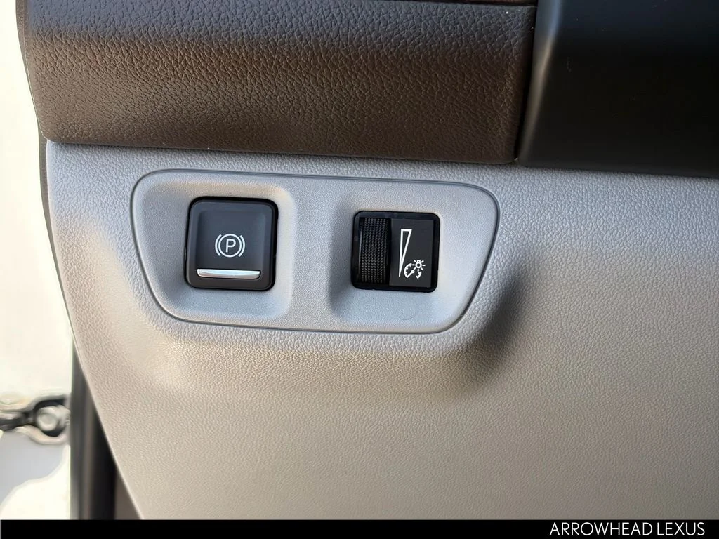 Used 2018 White GMC SLT-2 image 20
