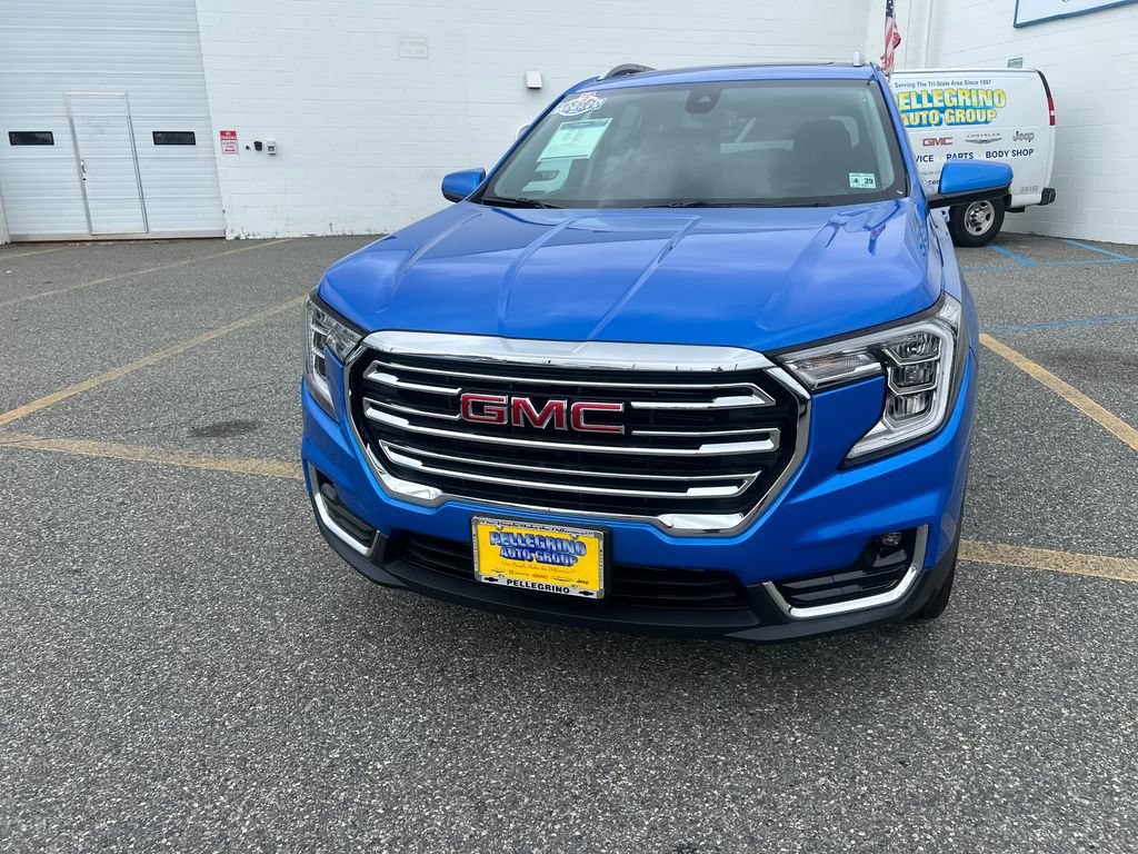 Certified Used 2024 Riptide Metallic GMC SLT image 11