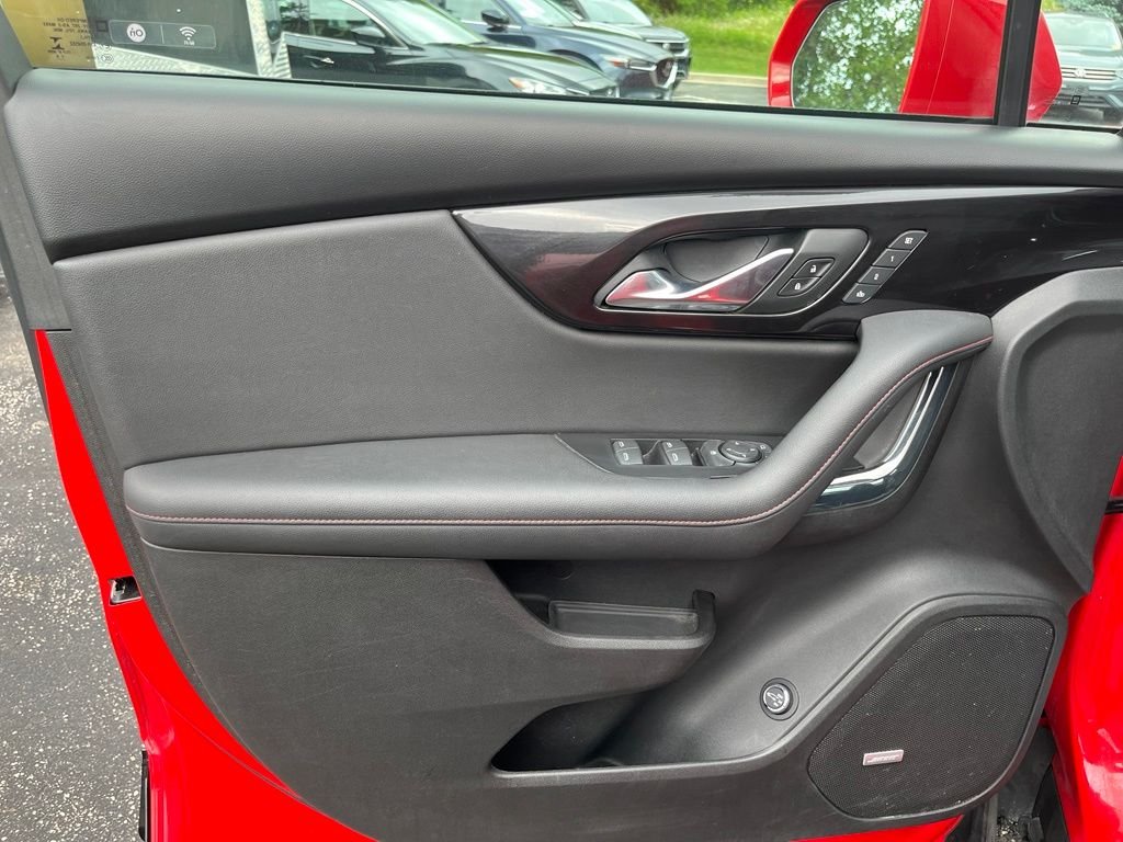 Used 2019 Red Chevrolet RS image 9