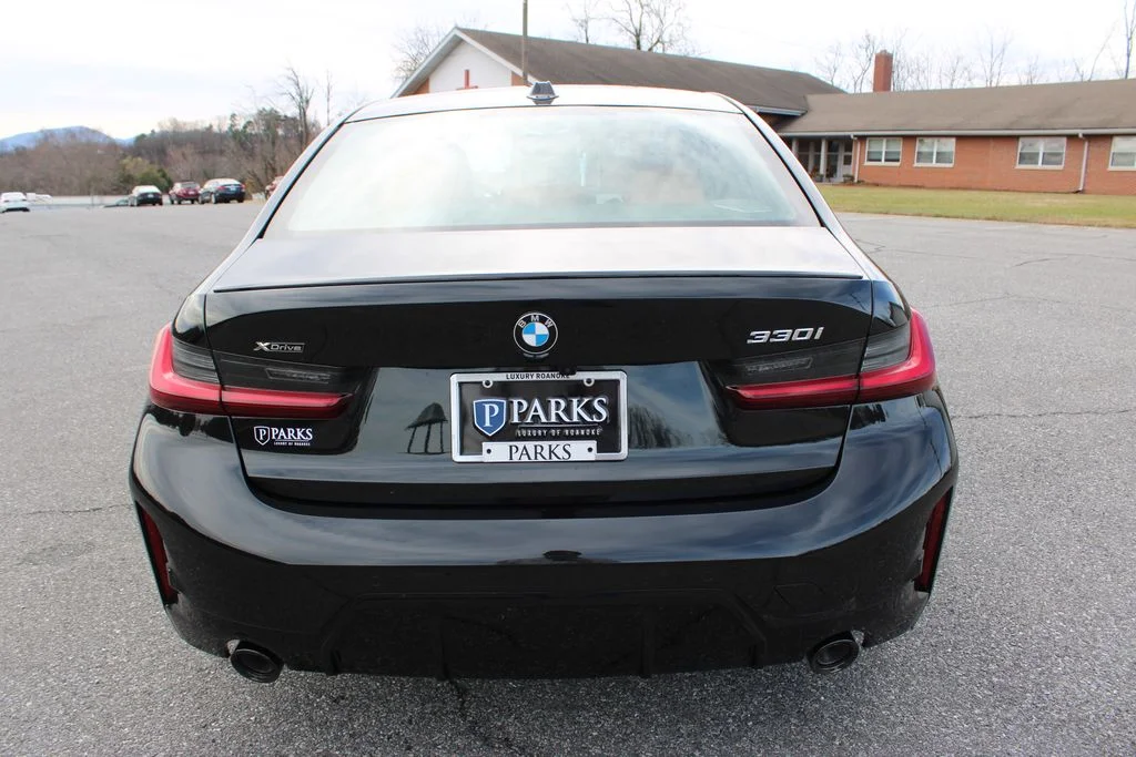 2026 BMW 3 Series 330i - Photo 7