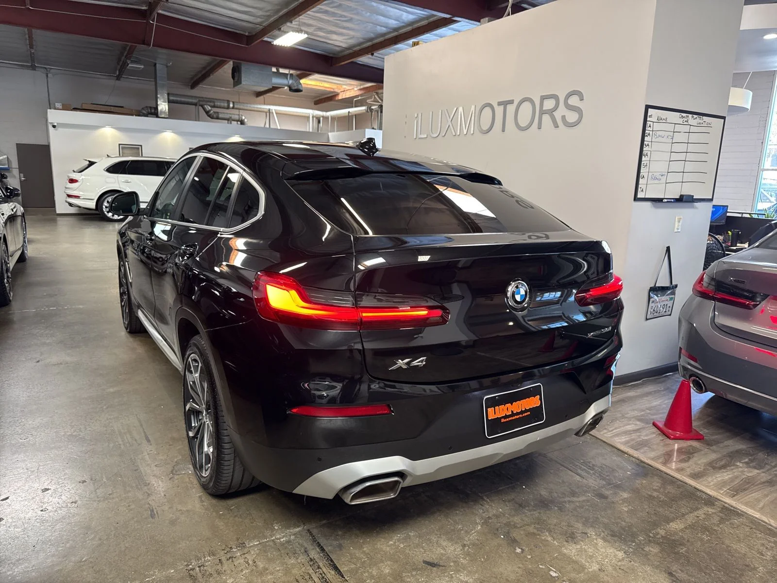 Used 2023 Black BMW xDrive30i image 15