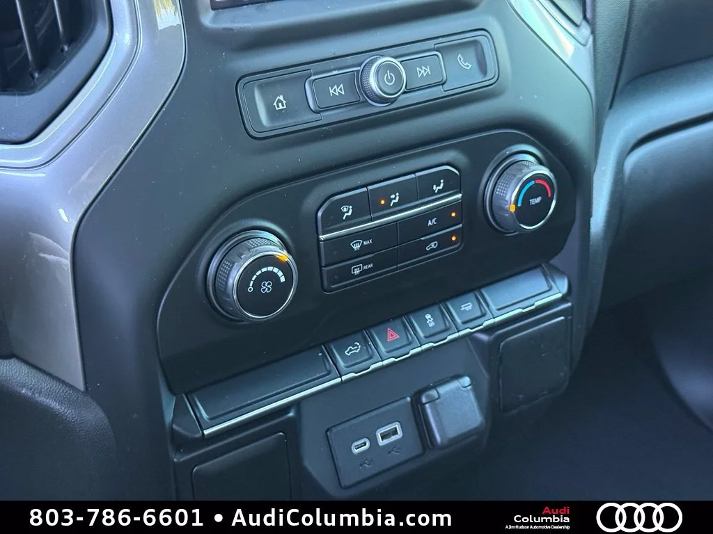 Used 2021 Black Chevrolet Custom image 29