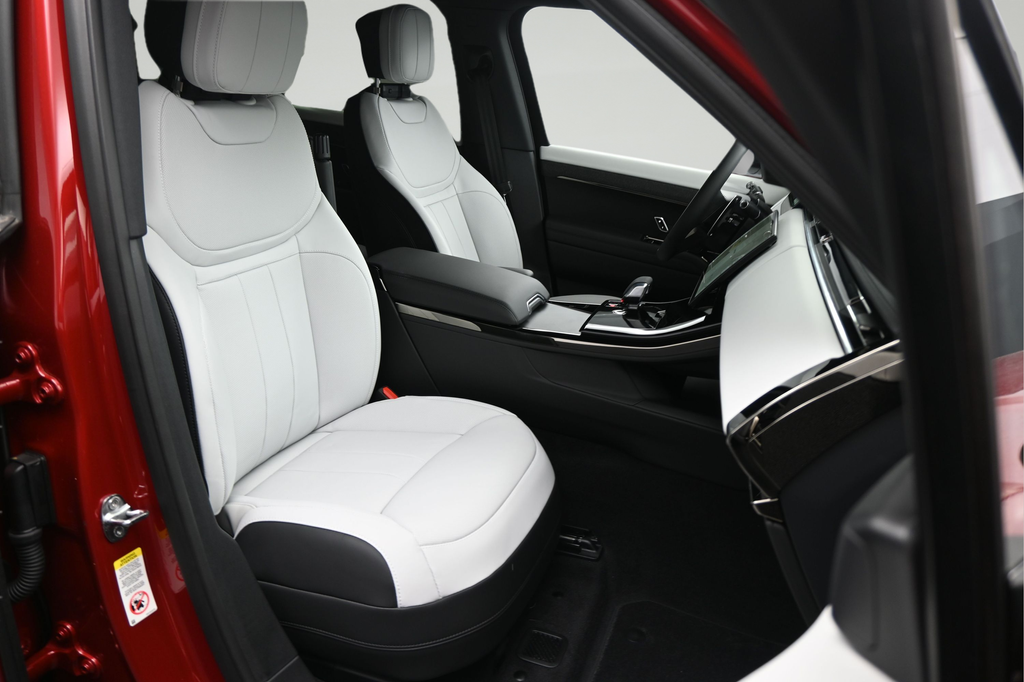 New 2026  Land Rover Dynamic SE image 9